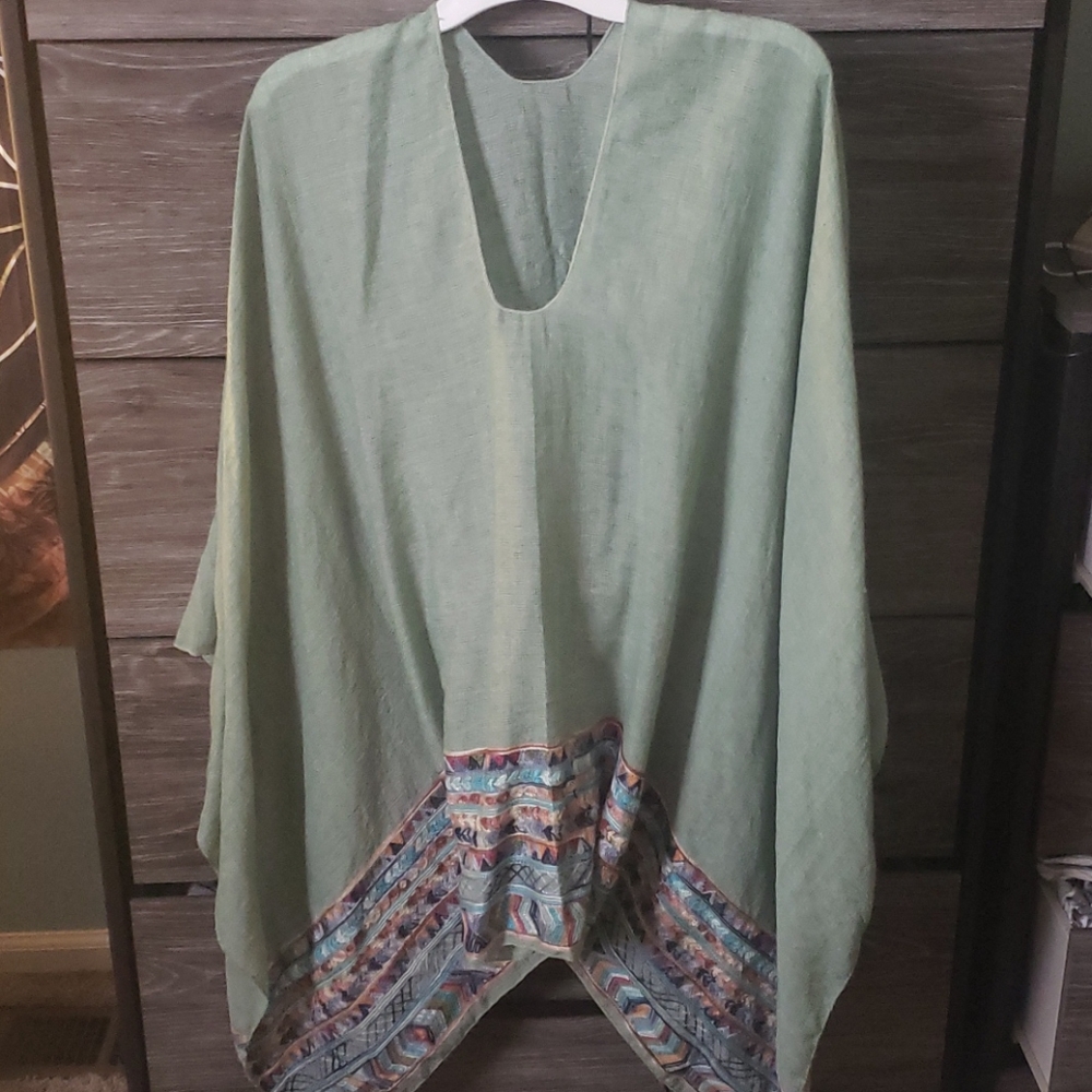 New! One size! Lightweight poncho